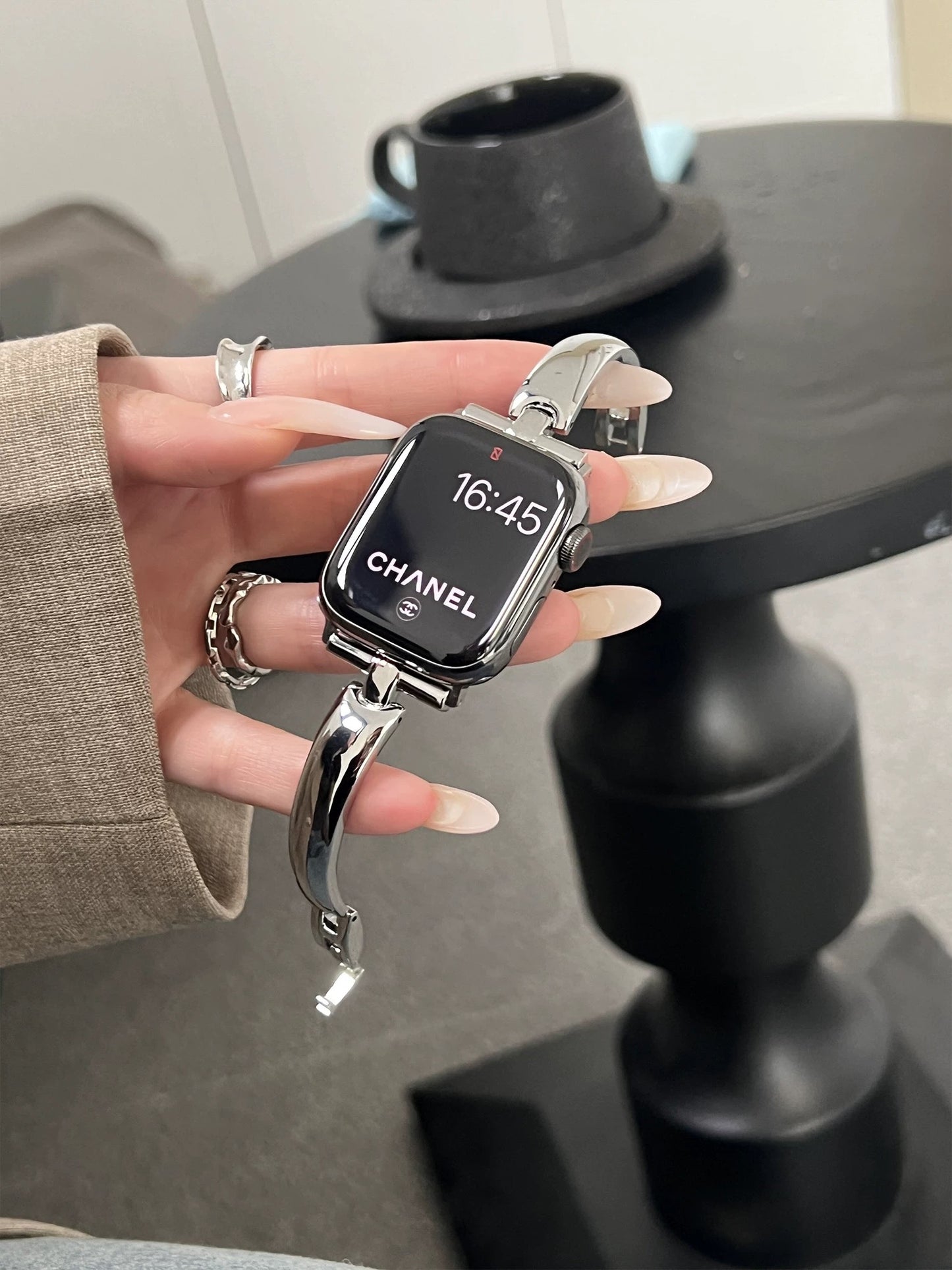 Chic Stainless Steel Apple Watch Band (Series 1–10, SE & Ultra) for Women