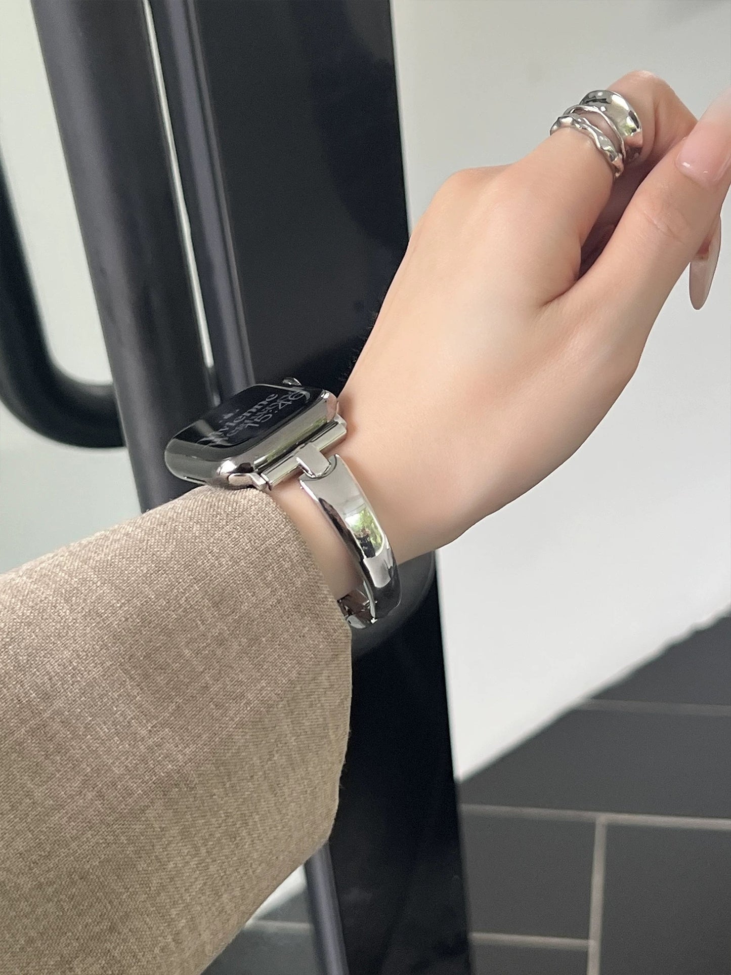 Chic Stainless Steel Apple Watch Band (Series 1–10, SE & Ultra) for Women