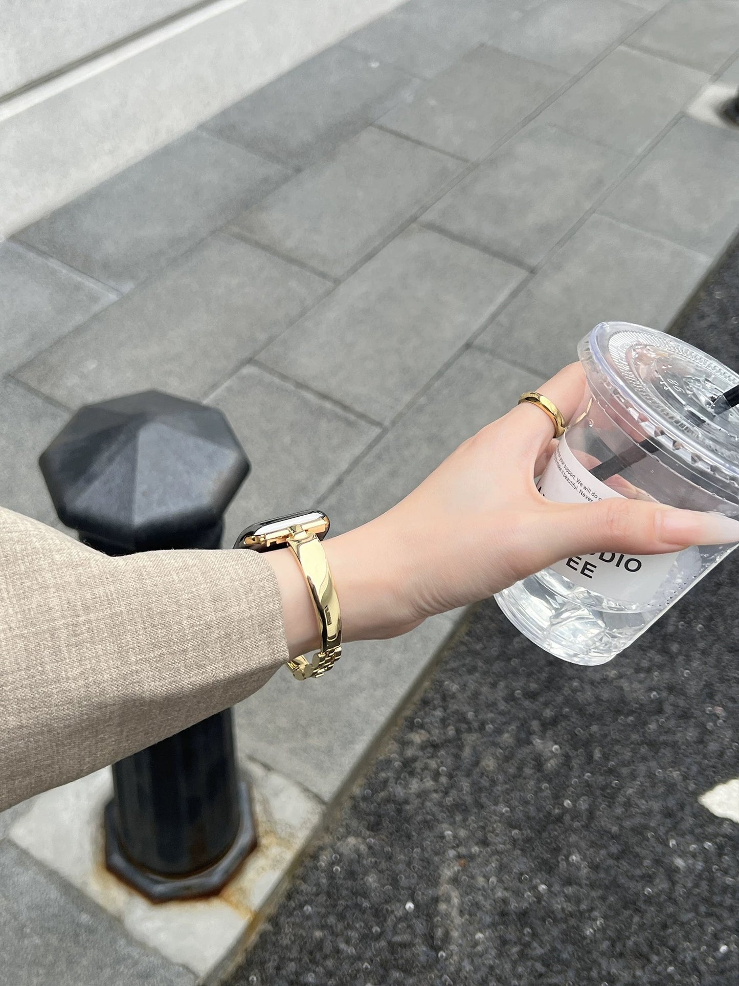 Chic Stainless Steel Apple Watch Band (Series 1–10, SE & Ultra) for Women
